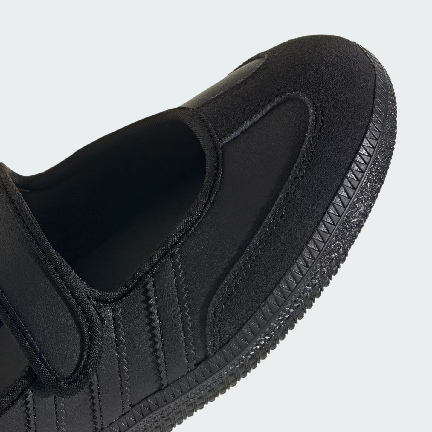 SambaJane™ Sneakers